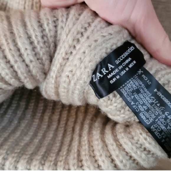 Bloggers Favorite Zara Women's Tan Beanie Hat - Picture 4 of 5